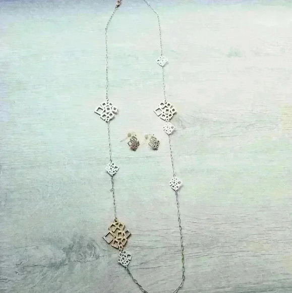 Geometric Costume Jewelry Necklace and Earrings pair set - Picture 5 of 6